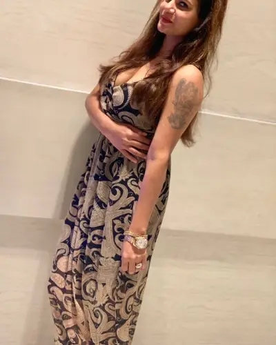Niwas Escort